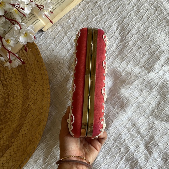 Red with white bead work clutch bag with sling - Picture 7 of 9